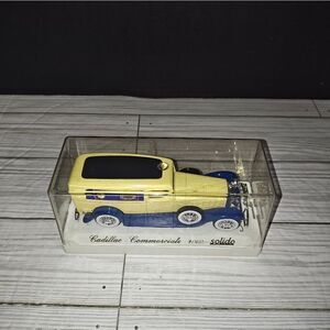 Age D'or Solido Cadbury Chocolate 1931 Cadillac Commerciale 4060 Collectible Car